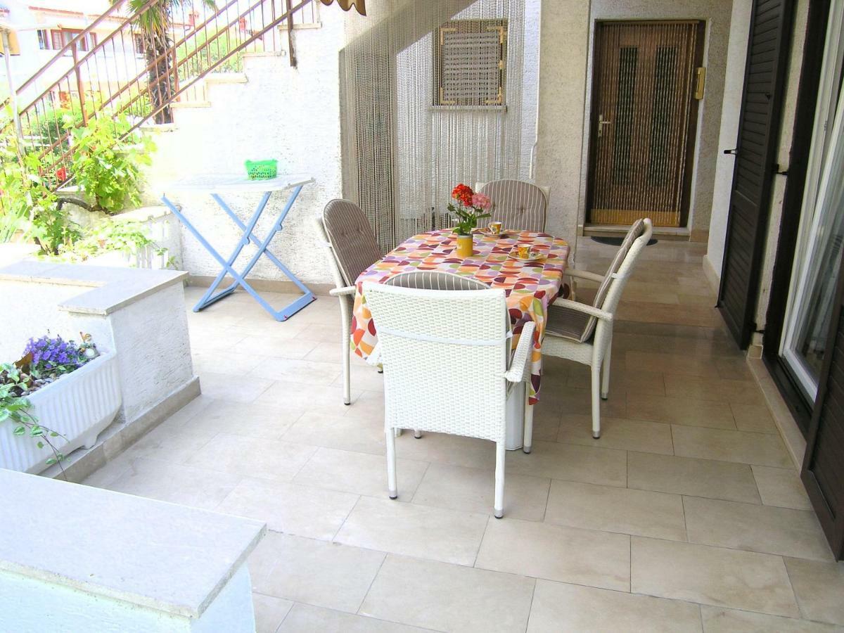 Apartment Zora Крк Экстерьер фото