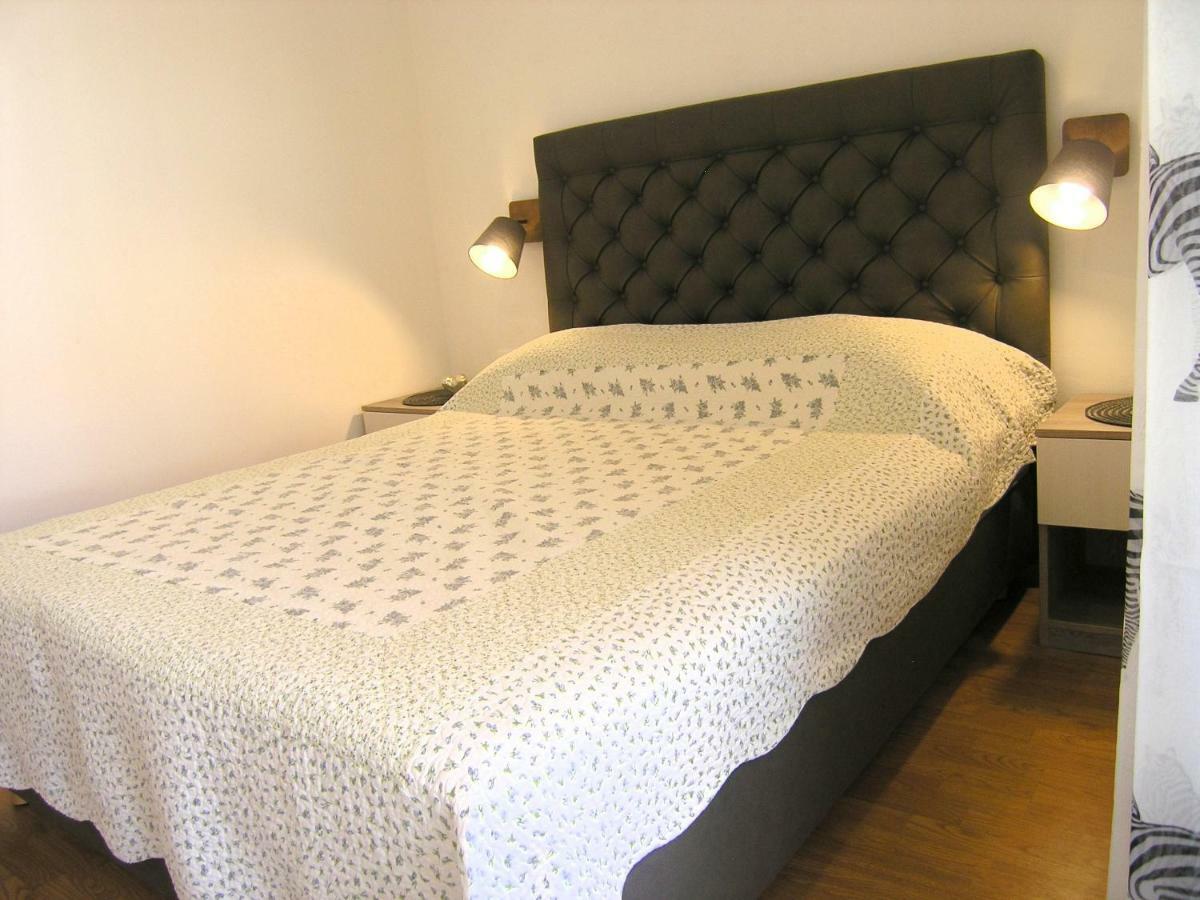 Apartment Zora Крк Экстерьер фото